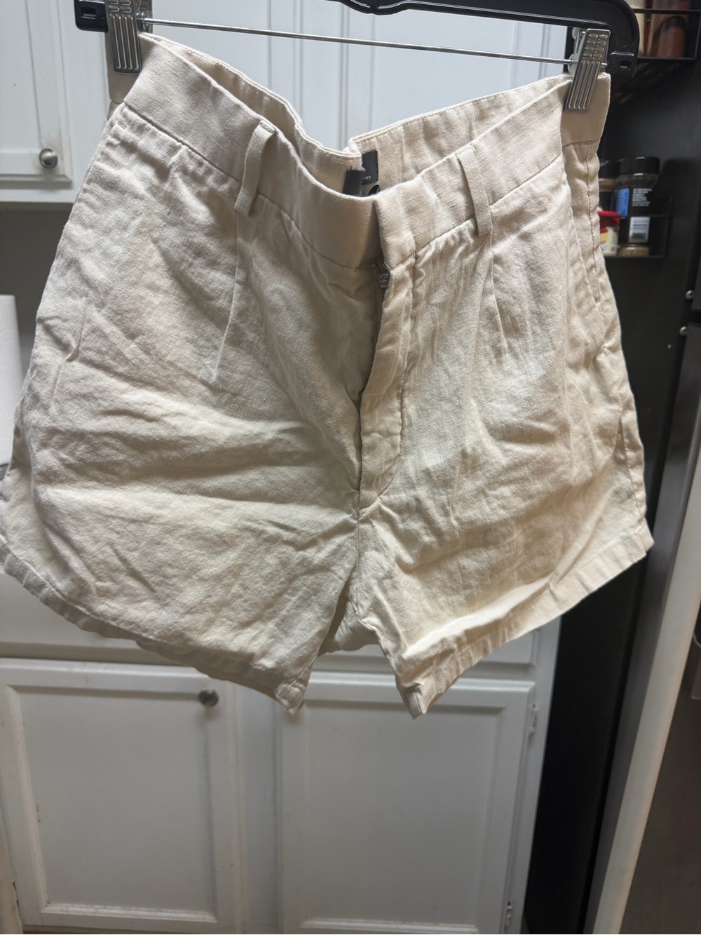 H&M Cream Flat-Front Tailored Men's Shorts